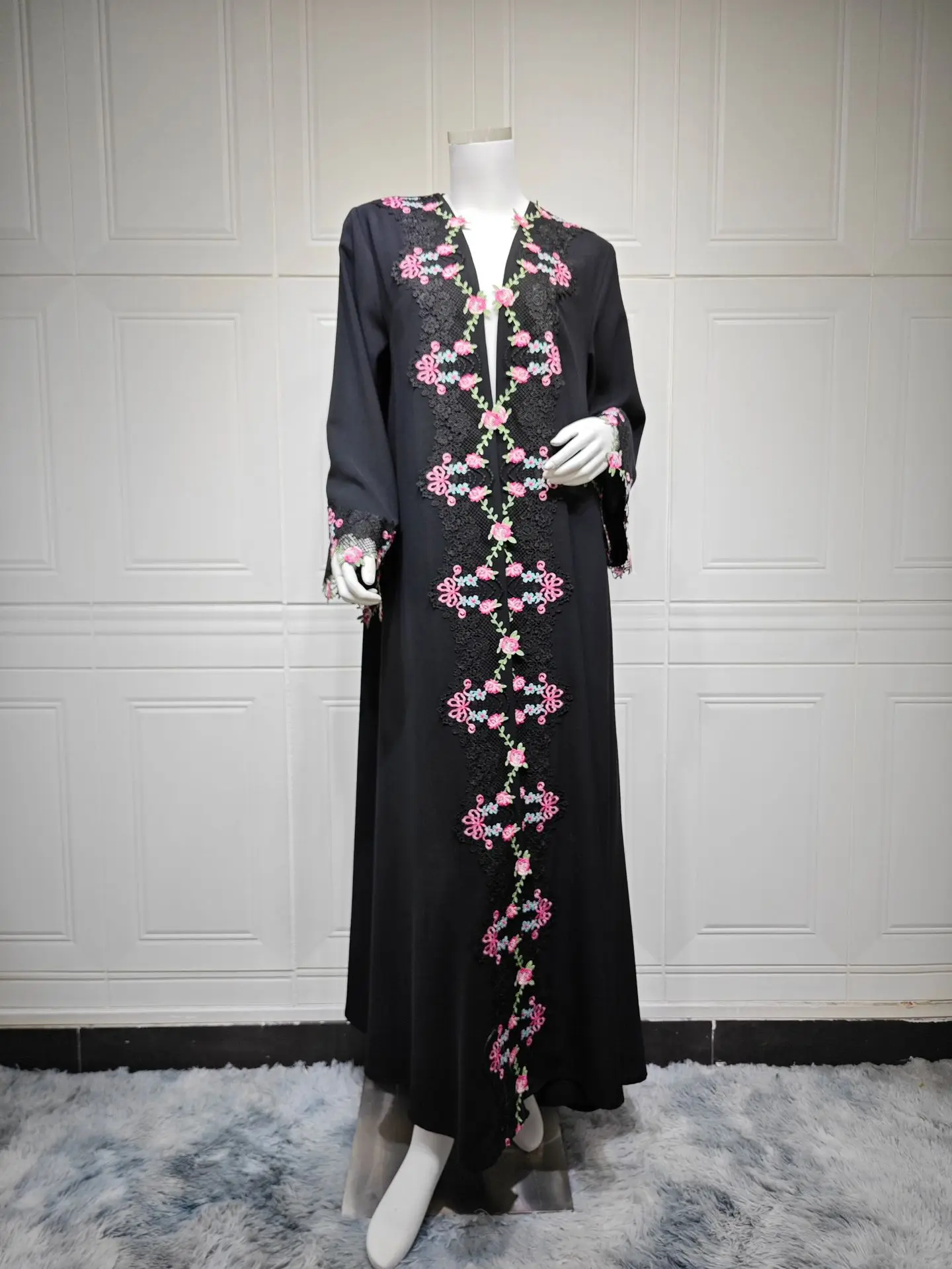 Embroidery Kebaya - Zwarte geborduurde kimono jalabiya abaya Dubai