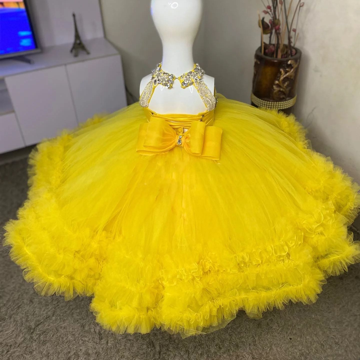 Prachtige gele bloemenmeisjesj - Embroidery Yellow Dress recensie en prijs