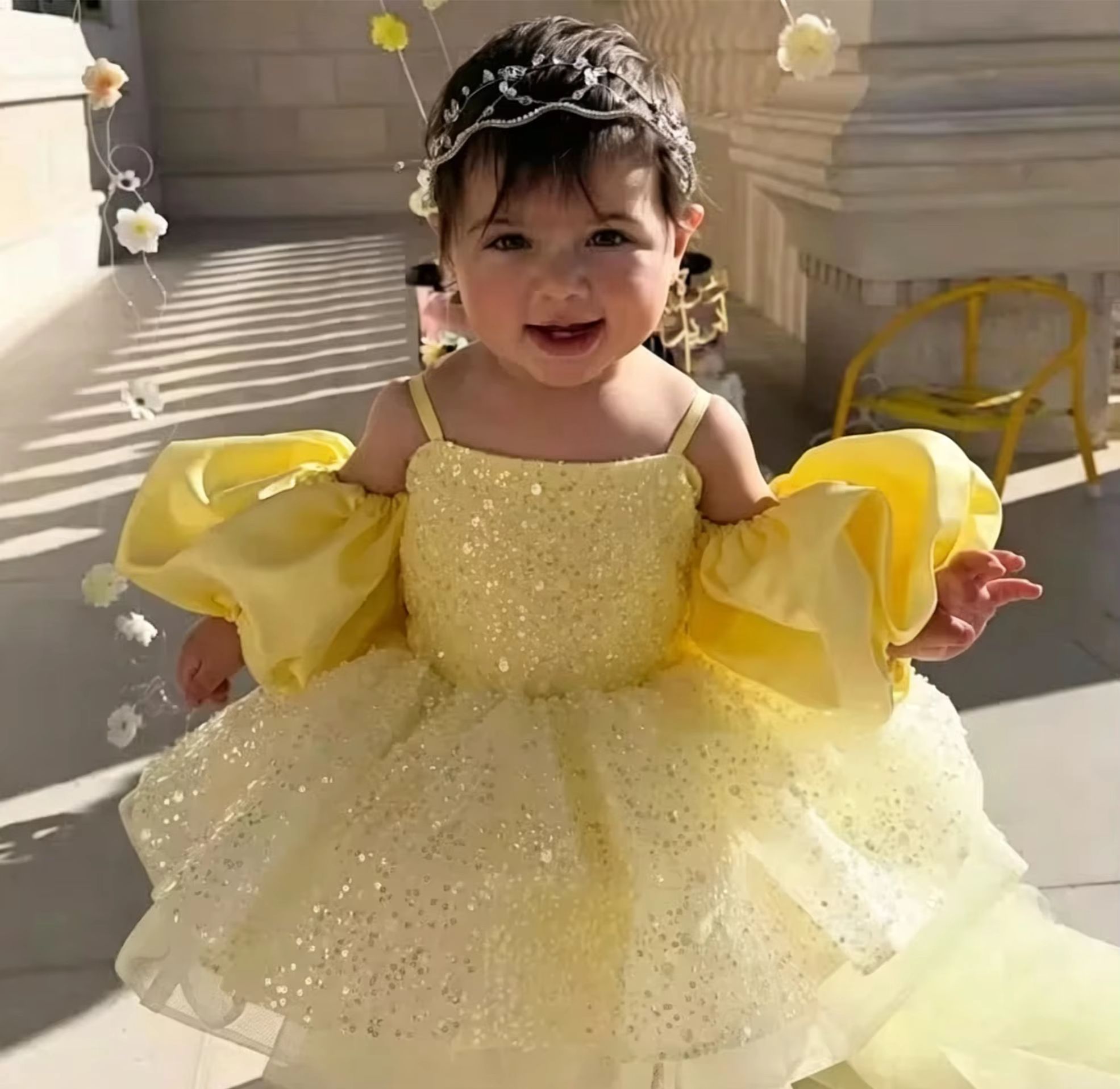 Leuke gele bloemenmeisjesjurke - Embroidery Yellow Dress recensie en prijs