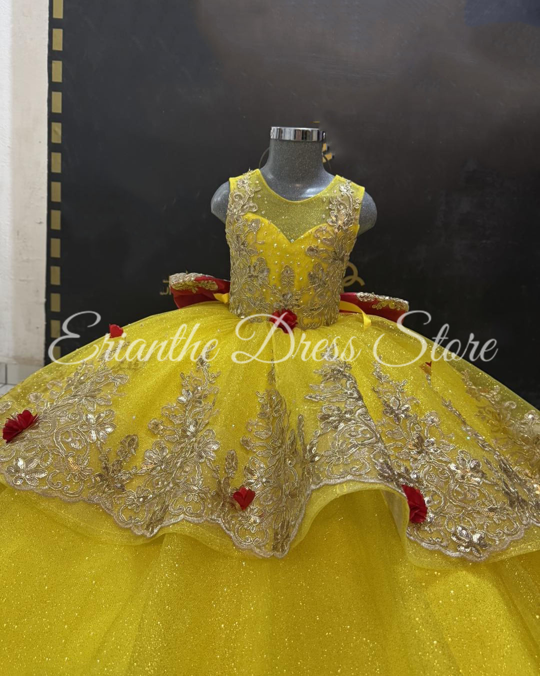 Gele bloemenmeisjesjurk voor b - Embroidery Yellow Dress recensie en prijs